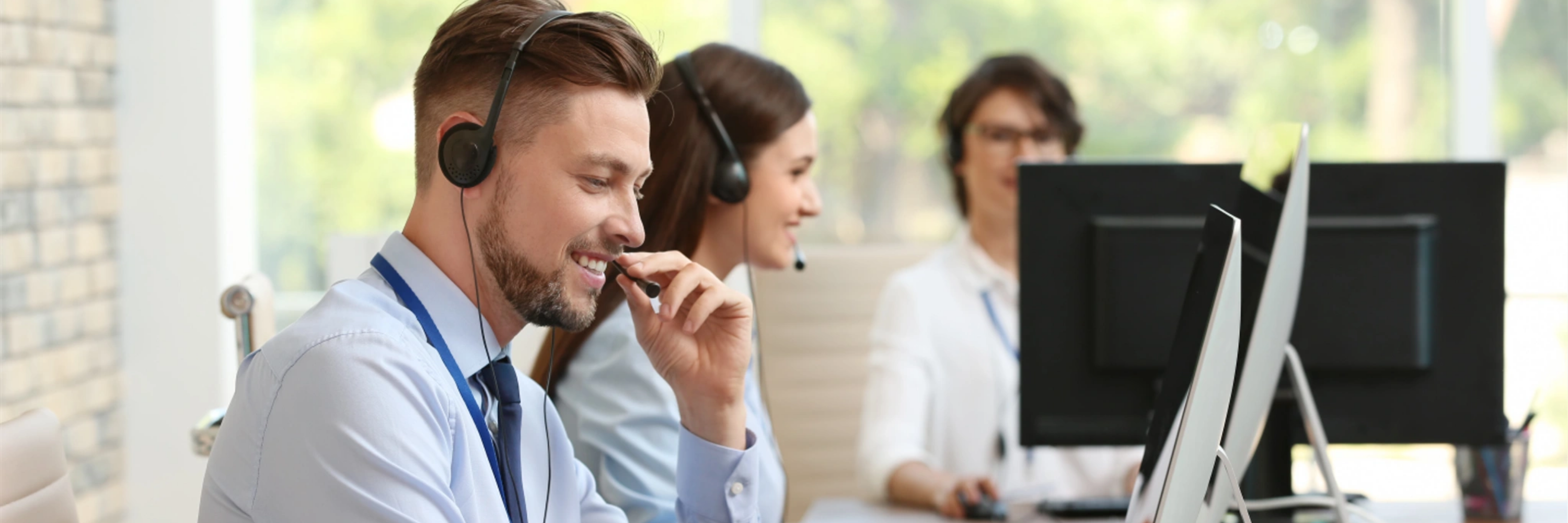 The Benefits of an AI Phone Receptionist for Small Business featured image